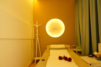 昆明日式指压的寂静美学：在按压中听见雪落的声音